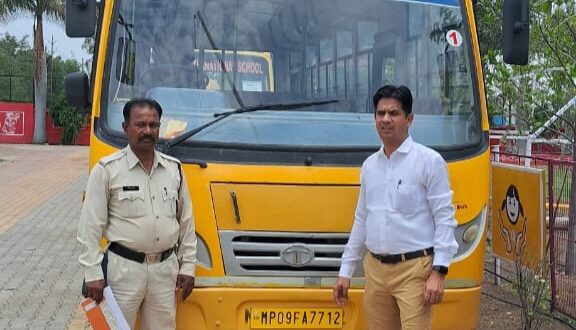 परिवहन विभाग द्वारा 4 दिन में 115 स्कूल बसें चैक की गई 6 वाहनों पर चालानी कार्यवाही 27 हजार का राजस्व वसूला
